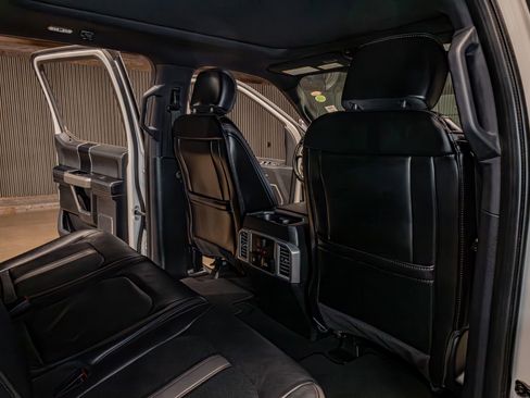 Used 2020 Ford F450 Platinum w/ FX4 Off-Road Package image 26