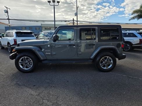 Used 2022 Jeep Wrangler Unlimited Sahara AWD/4WD image 4
