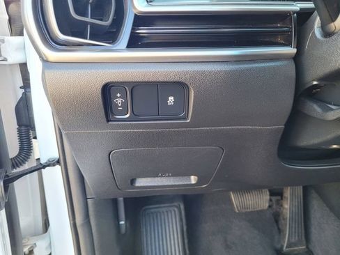 Used 2024 Kia Sorento S FWD image 21