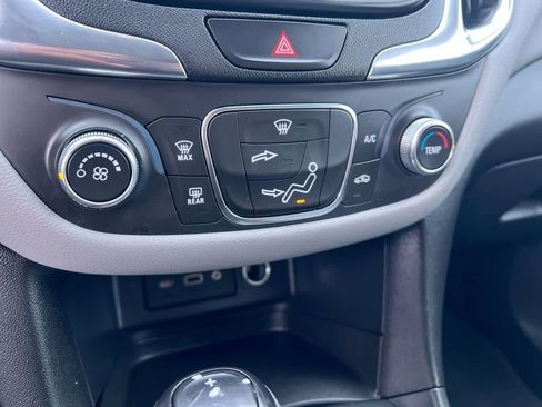 Used 2021 Chevrolet Equinox LS w/ LS Convenience Package FWD image 19