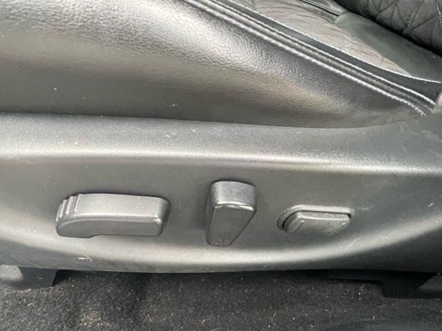 Used 2017 Nissan Maxima SR w/ Midnight Edition FWD image 14