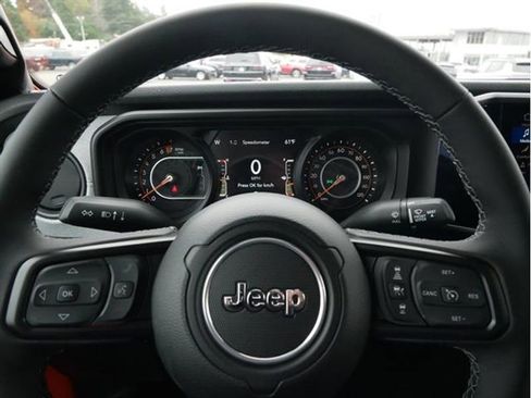 New 2025 Jeep Gladiator Willys image 13