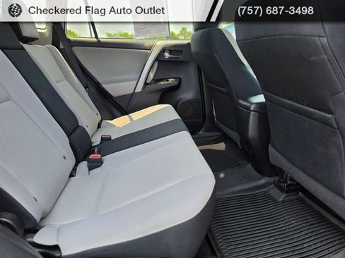Used 2017 Toyota RAV4 XLE AWD/4WD image 44