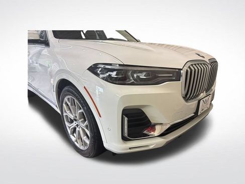 Used 2022 BMW X7 xDrive40i w/ Premium Package AWD/4WD image 16