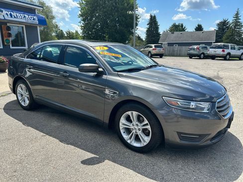 Used 2018 Ford Taurus SEL w/ Equipment Group 201A AWD/4WD image 5