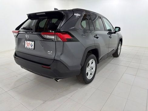 Used 2021 Toyota RAV4 XLE AWD/4WD image 6