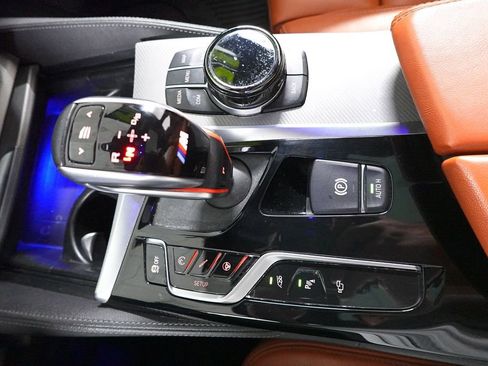 Used 2019 BMW M5 image 22