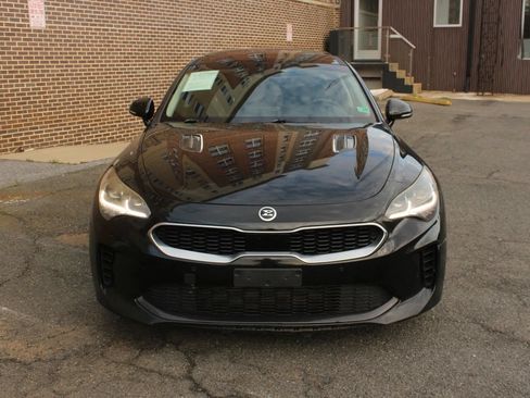 Used 2018 Kia Stinger Premium image 11