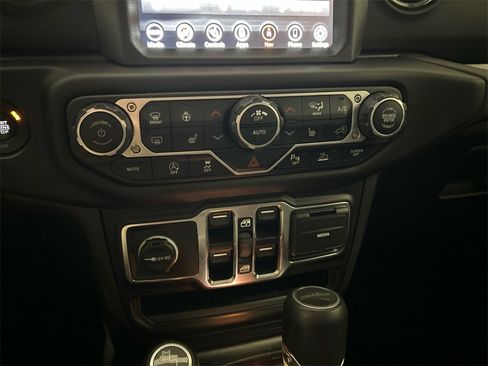 Used 2023 Jeep Gladiator Overland image 26