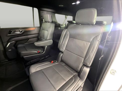 Used 2025 GMC Yukon XL Denali w/ LPO, Floor Liner Package AWD/4WD image 19