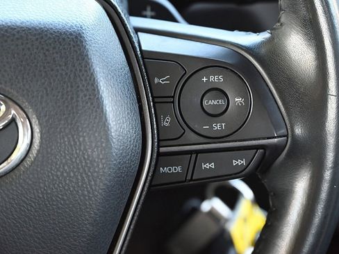 Used 2023 Toyota Camry SE image 16