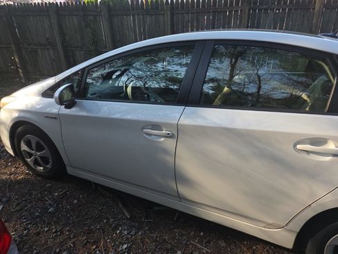 Used 2013 Toyota Prius Four w/ Deluxe Solar Roof Pkg image 2