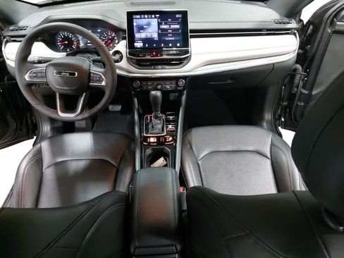 Used 2024 Jeep Compass Limited image 9