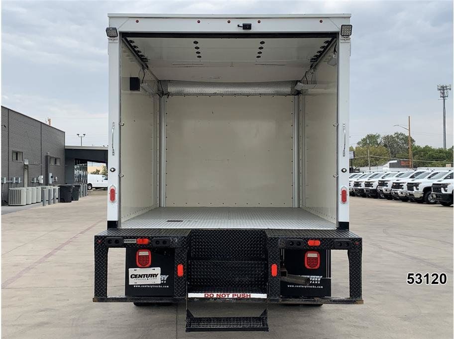 Used 2021 Ford F550 4x4 Regular Cab Super Duty image 8