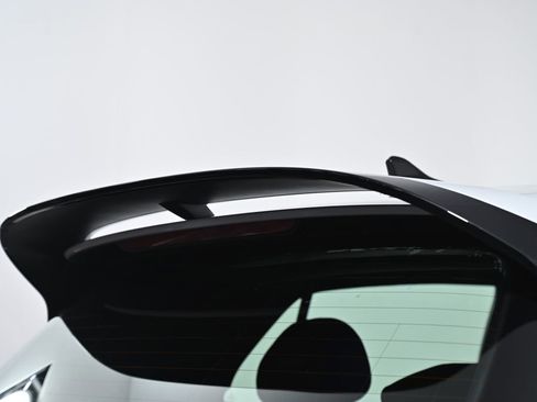 Used 2024 Volkswagen Golf R image 10