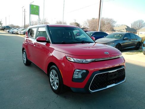 Used 2020 Kia Soul LX image 4