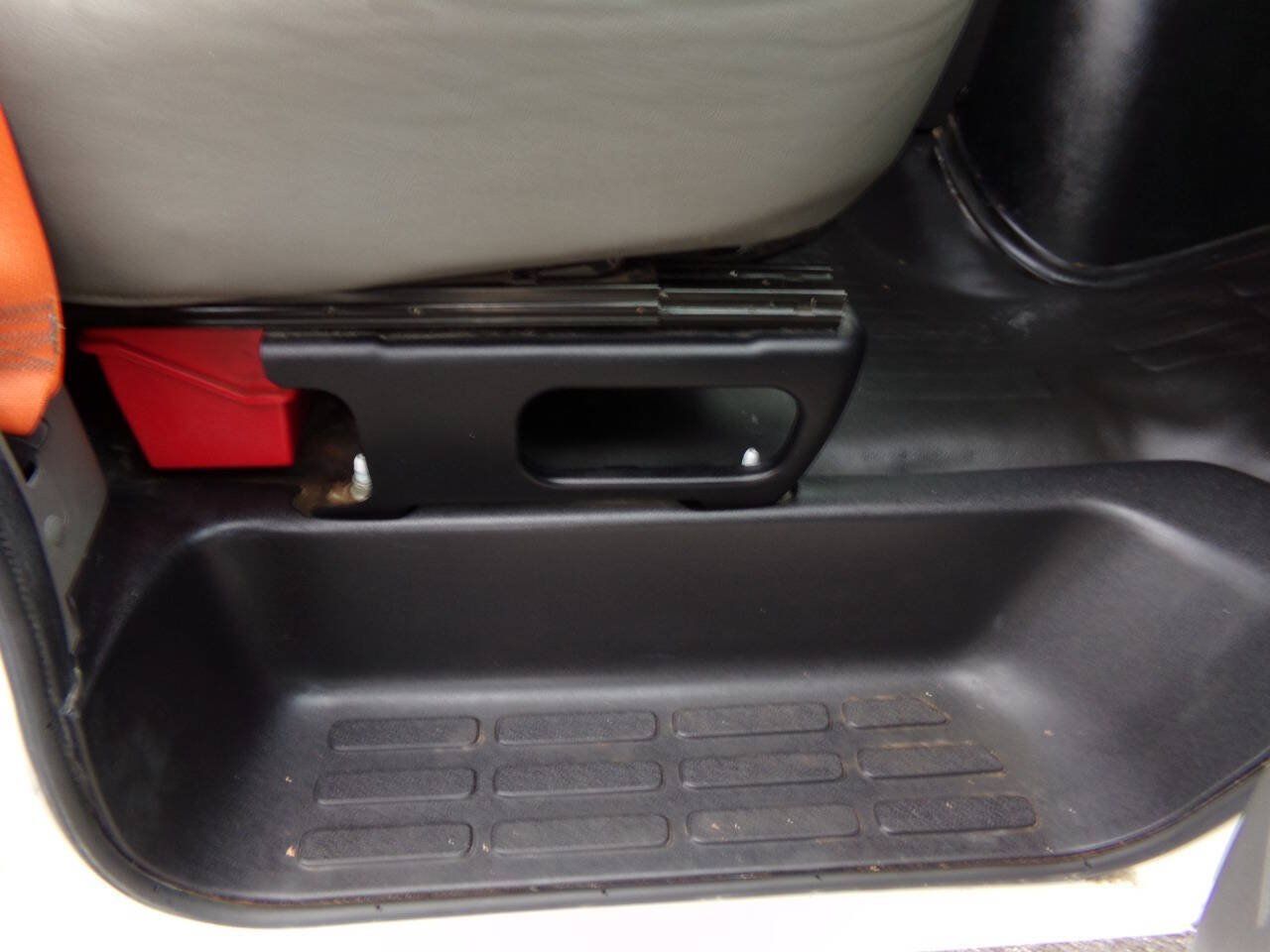 Used 2015 Chevrolet Express 2500 RWD image 47