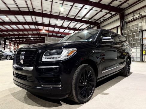 Used 2021 Lincoln Navigator L Reserve image 9