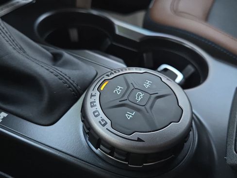 Used 2024 Ford Bronco Outer Banks image 35