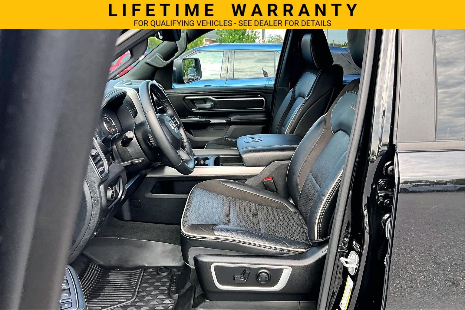 Used 2024 RAM 1500 Laramie AWD/4WD image 21