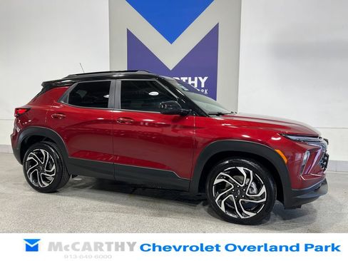 Used 2025 Chevrolet TrailBlazer RS w/ Convenience Package FWD image 3