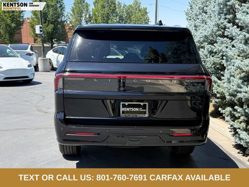 Used 2025 Lincoln Navigator Reserve AWD/4WD image 7