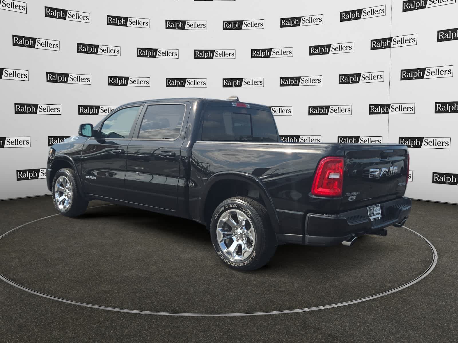 Used 2025 RAM 1500 Big Horn AWD/4WD image 4