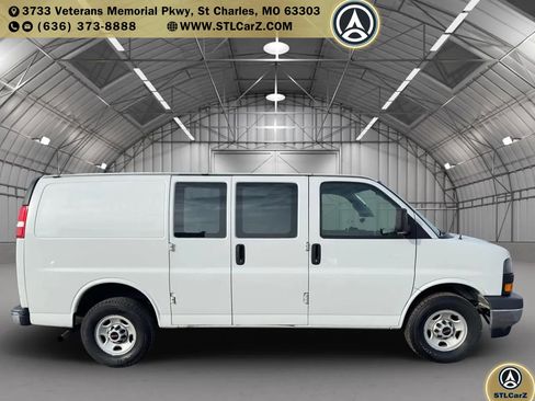 Used 2019 GMC Savana 2500 w/ Driver Convenience Package image 2