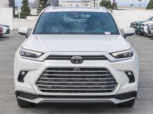 Used 2025 Toyota Grand Highlander AWD Hybrid image 2