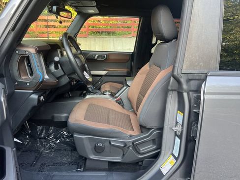 Used 2023 Ford Bronco Outer Banks AWD/4WD image 9