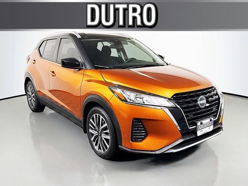 Used 2024 Nissan Kicks SV image 1