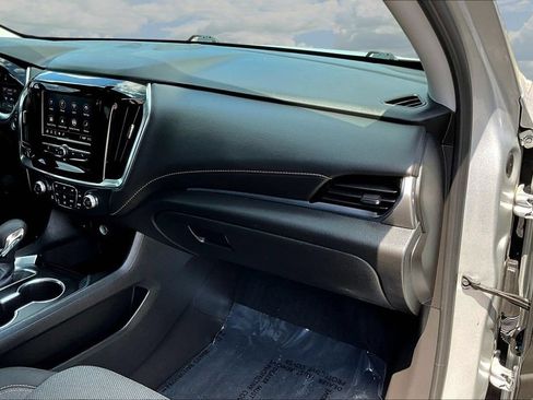 Used 2021 Chevrolet Traverse LS FWD image 29