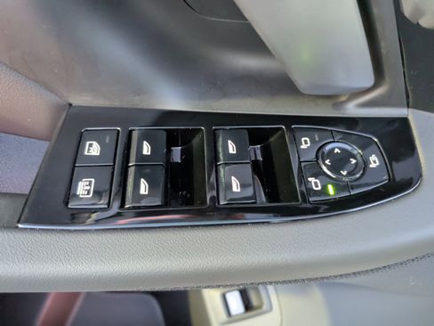 New 2026 BMW 550e xDrive 550e xDrive w/ Executive Package image 32