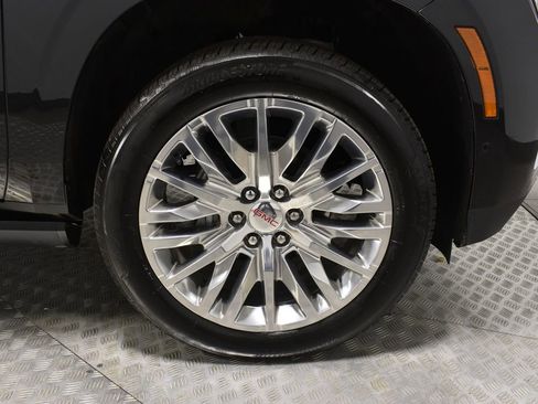 Used 2025 GMC Yukon Denali w/ Sun & Power Step Package image 36