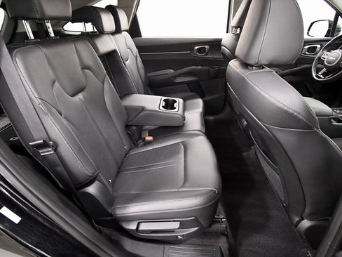Certified 2025 Kia Sorento S image 17