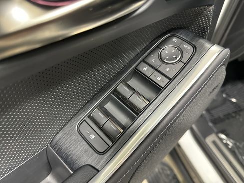 Used 2025 Lexus GX 550 w/ Accessory Package (2T) image 18