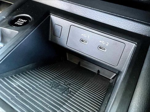 New 2026 Nissan Kicks SR image 18