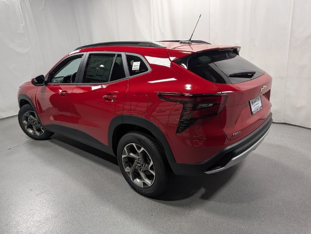 New 2026 Chevrolet Trax LT w/ Sunroof Package FWD image 6