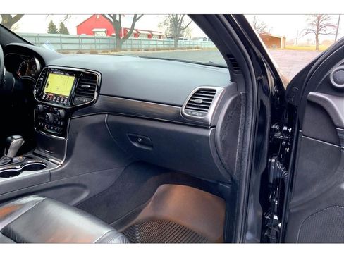 Used 2020 Jeep Grand Cherokee Limited X image 17