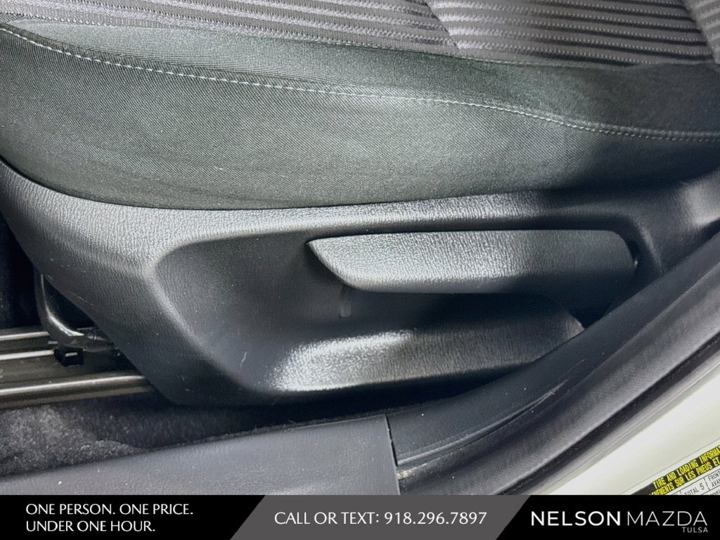 Used 2015 MAZDA MAZDA3 i Touring FWD image 19