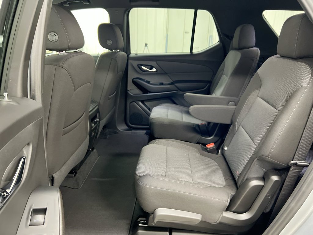 Used 2023 Chevrolet Traverse LT FWD image 22
