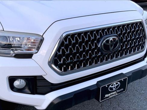 Used 2019 Toyota Tacoma TRD Off-Road w/ Technology Package AWD/4WD image 29