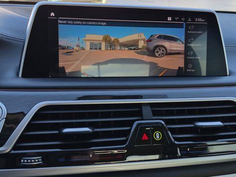 Certified 2022 BMW 750i xDrive w/ Executive Package image 17