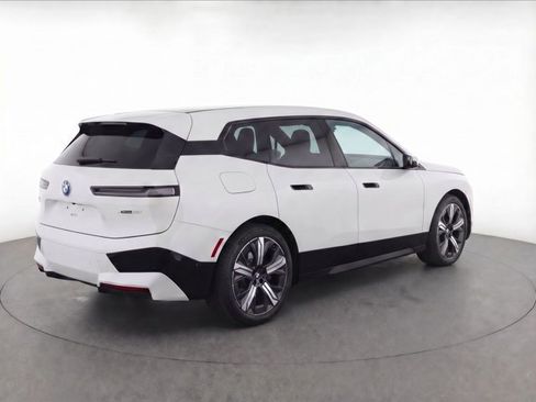 Used 2023 BMW iX xDrive50 w/ Premium Package image 3