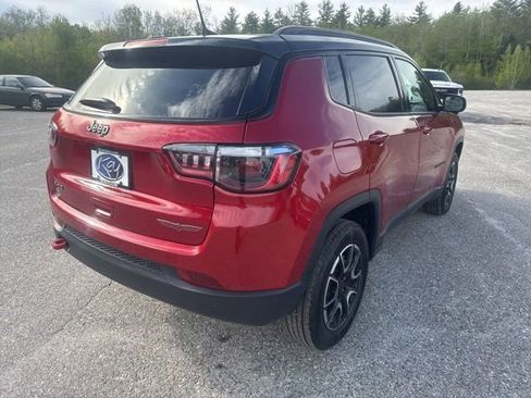 Used 2025 Jeep Compass Trailhawk AWD/4WD image 6