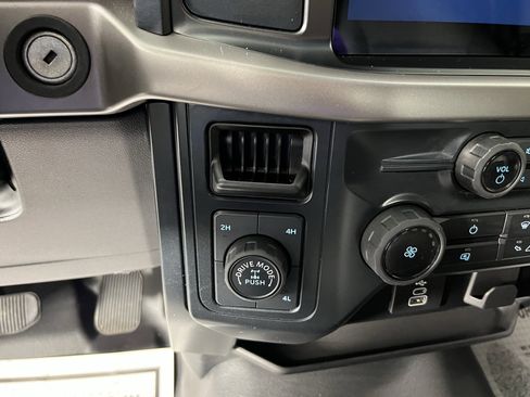 Used 2025 Ford F150 XL AWD/4WD image 16