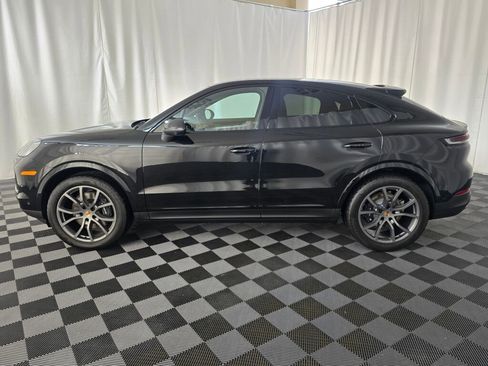 Certified 2025 Porsche Cayenne Coupe image 2