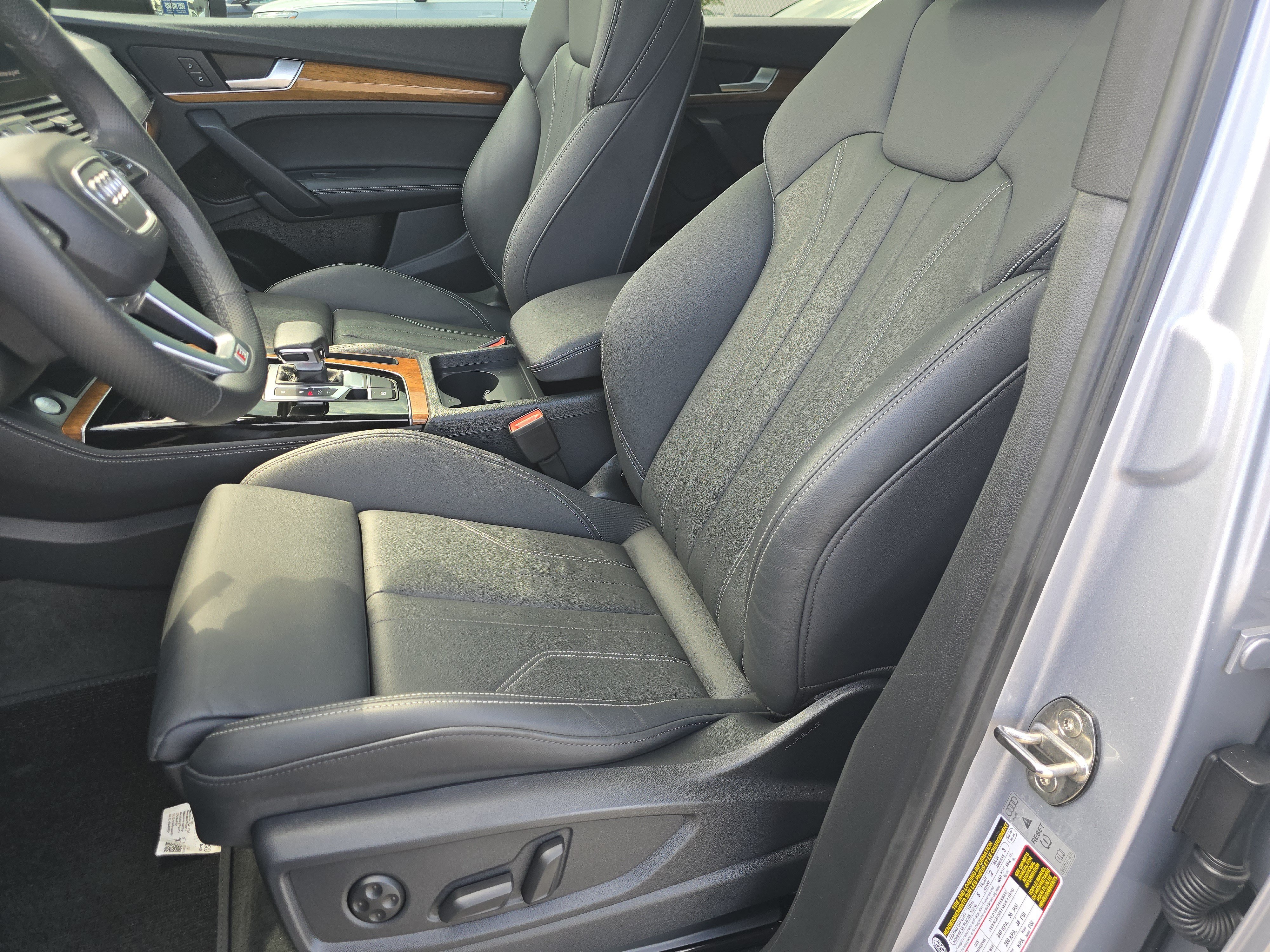 Certified 2024 Audi Q5 e Premium Plus w/ Premium Plus Package AWD/4WD image 21