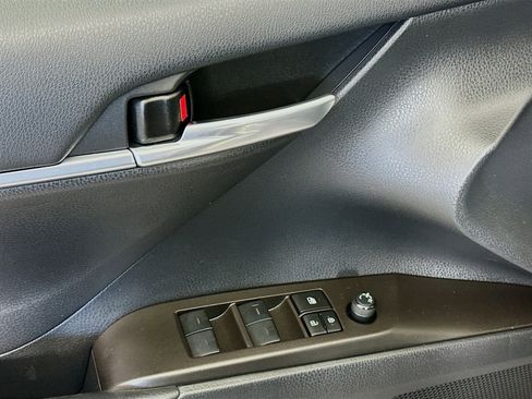 Used 2023 Toyota Camry SE FWD image 15