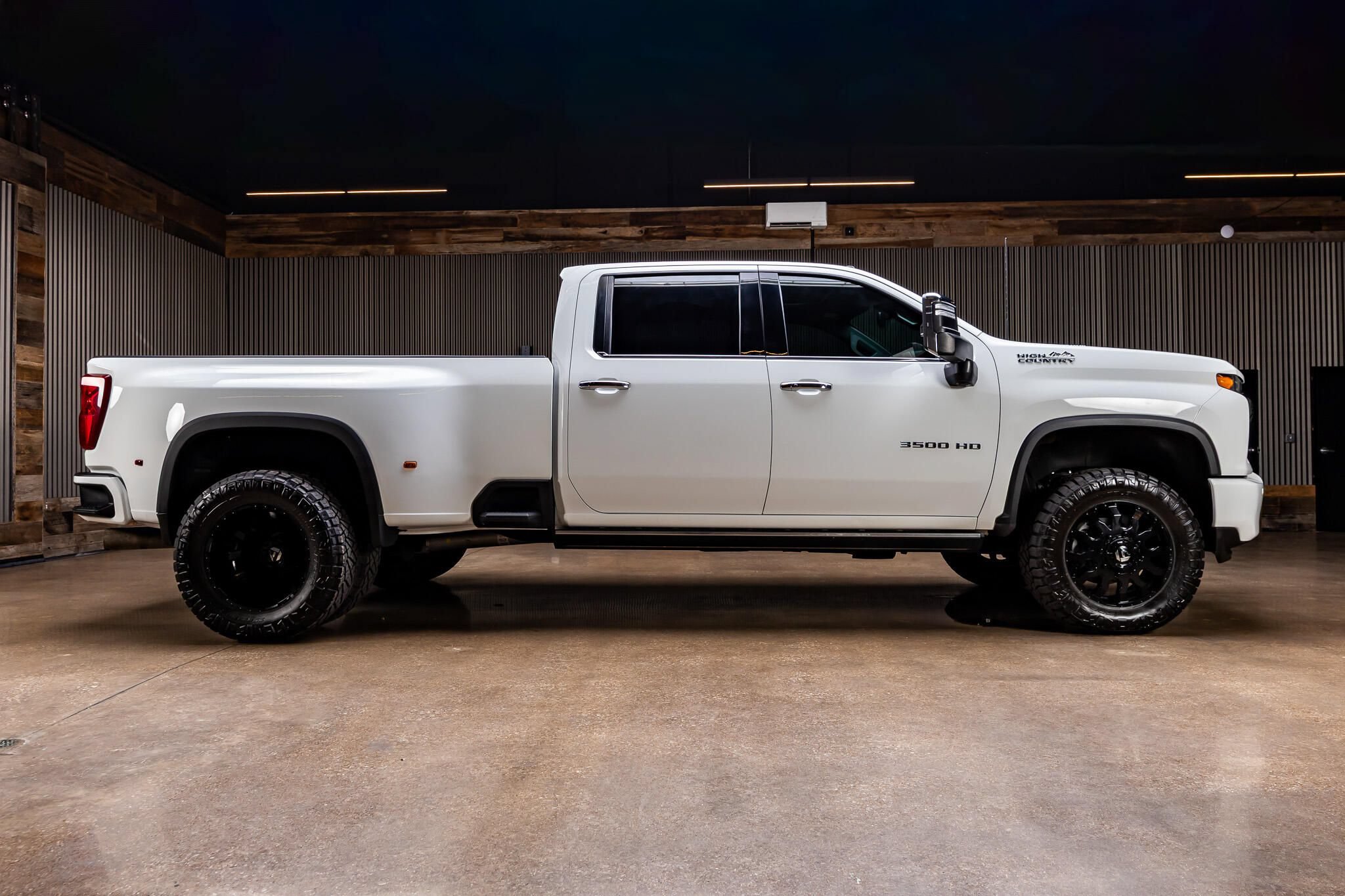 Used 2022 Chevrolet Silverado 3500 High Country w/ Safety Package II AWD/4WD image 11